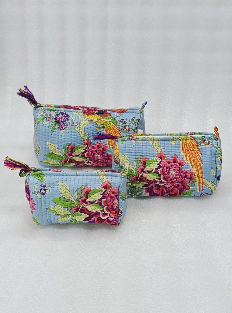 Set of 3 cosmetic bag/pouches with waterproof lining