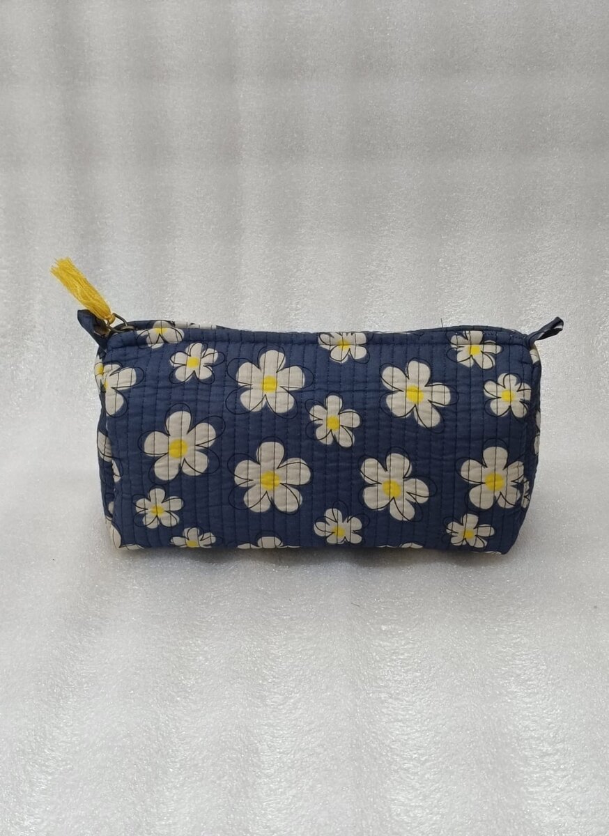 Set of 3 cosmetic bag/pouches with waterproof lining
