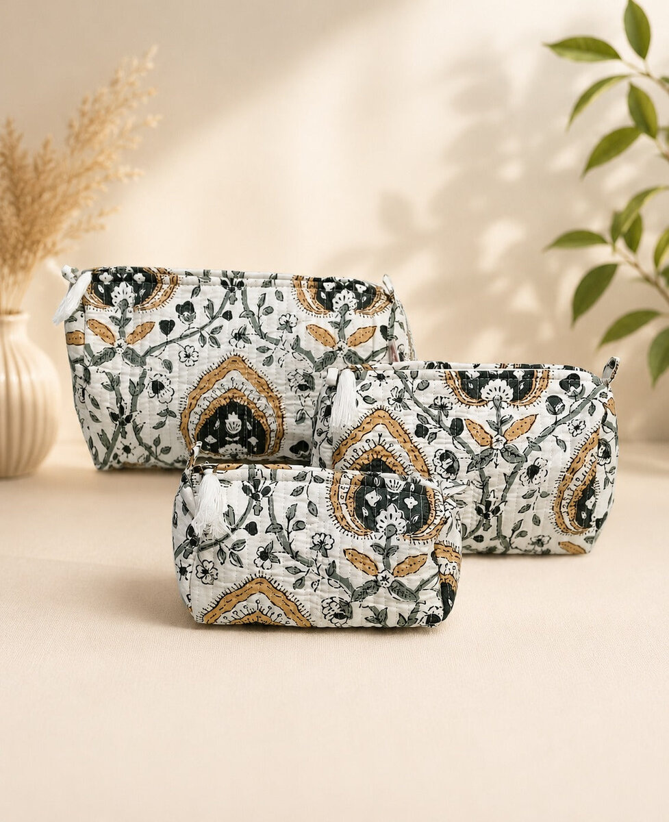 Set of 3 cosmetic bag/pouches with waterproof lining