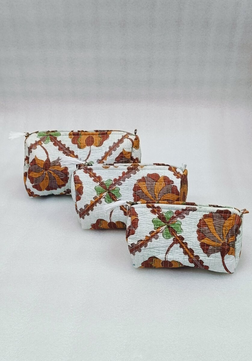 Set of 3 cosmetic bag/pouches with waterproof lining