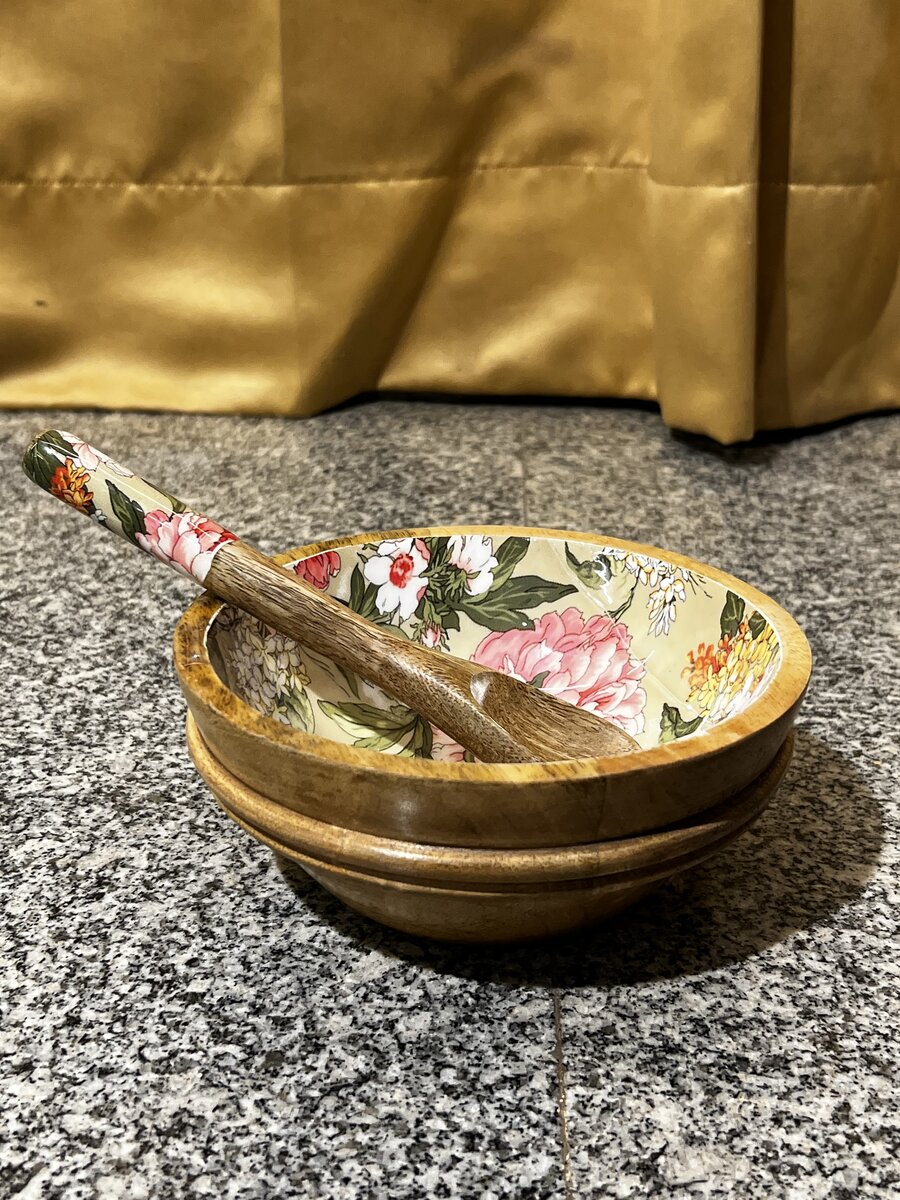 Patterned handcrafted resin salad bowls with serving spoon